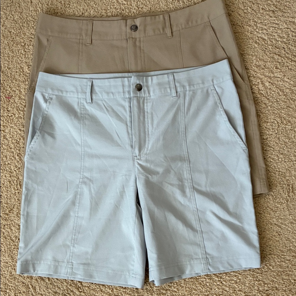 Set of Two Women’s Shorts in Tan and Light Blue Gray